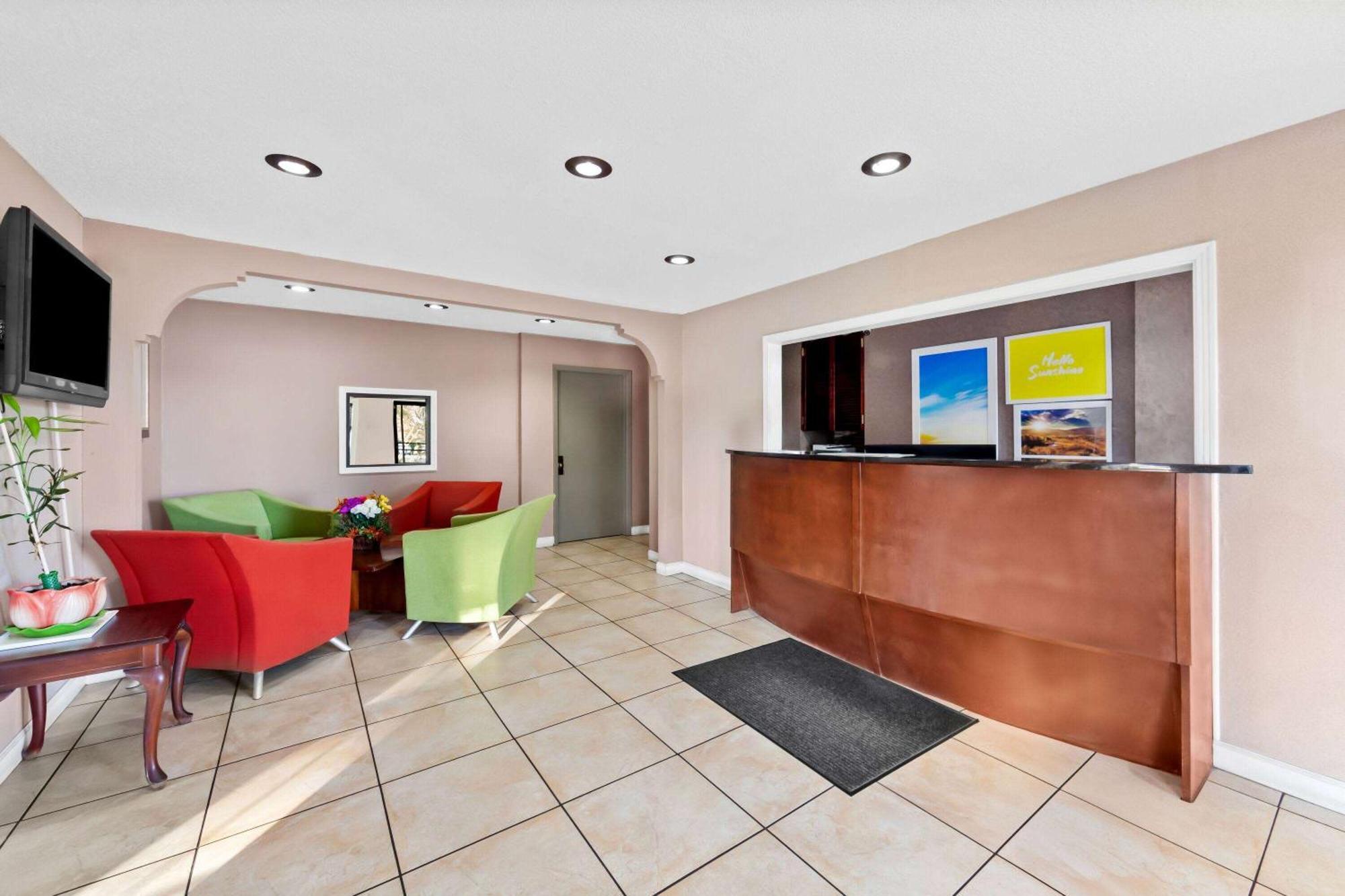 Days Inn By Wyndham Brownsville Exteriör bild