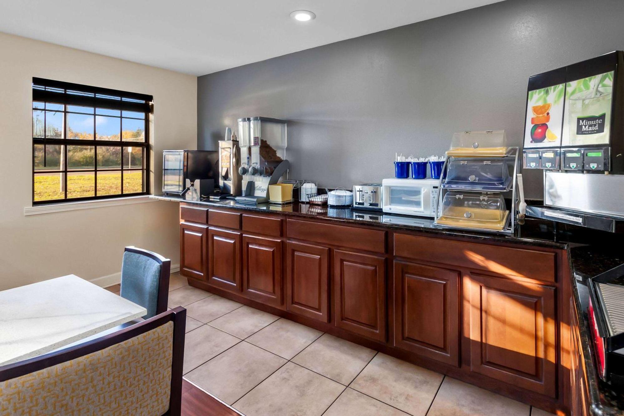 Days Inn By Wyndham Brownsville Exteriör bild
