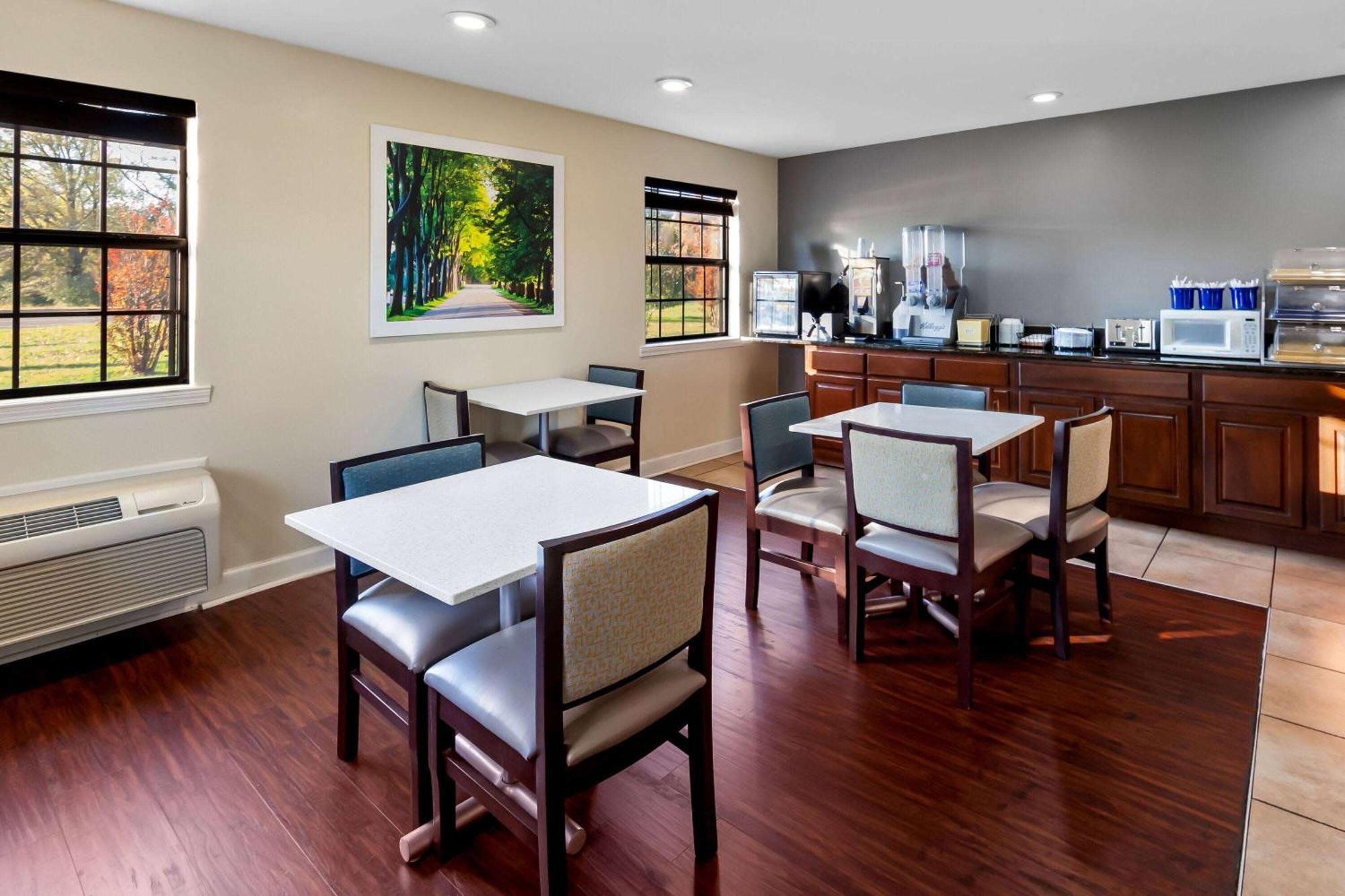 Days Inn By Wyndham Brownsville Exteriör bild